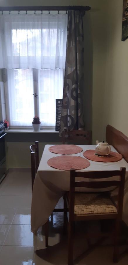 Szell 3 Apartman Apartment Сомбатели Екстериор снимка