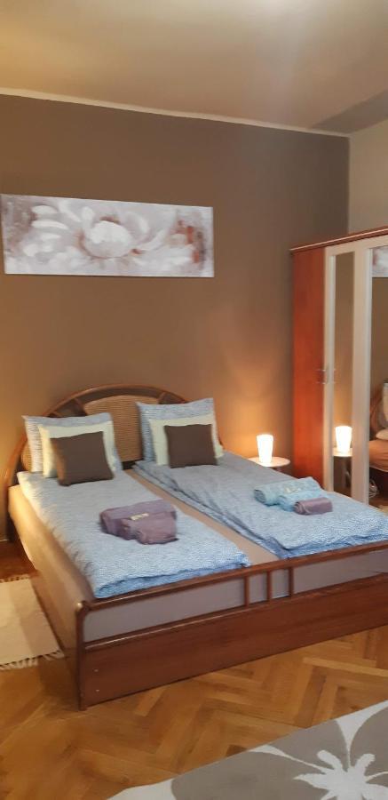 Szell 3 Apartman Apartment Сомбатели Екстериор снимка