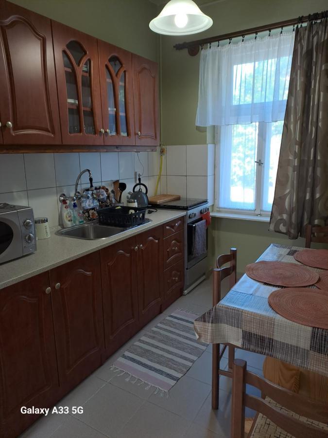Szell 3 Apartman Apartment Сомбатели Екстериор снимка